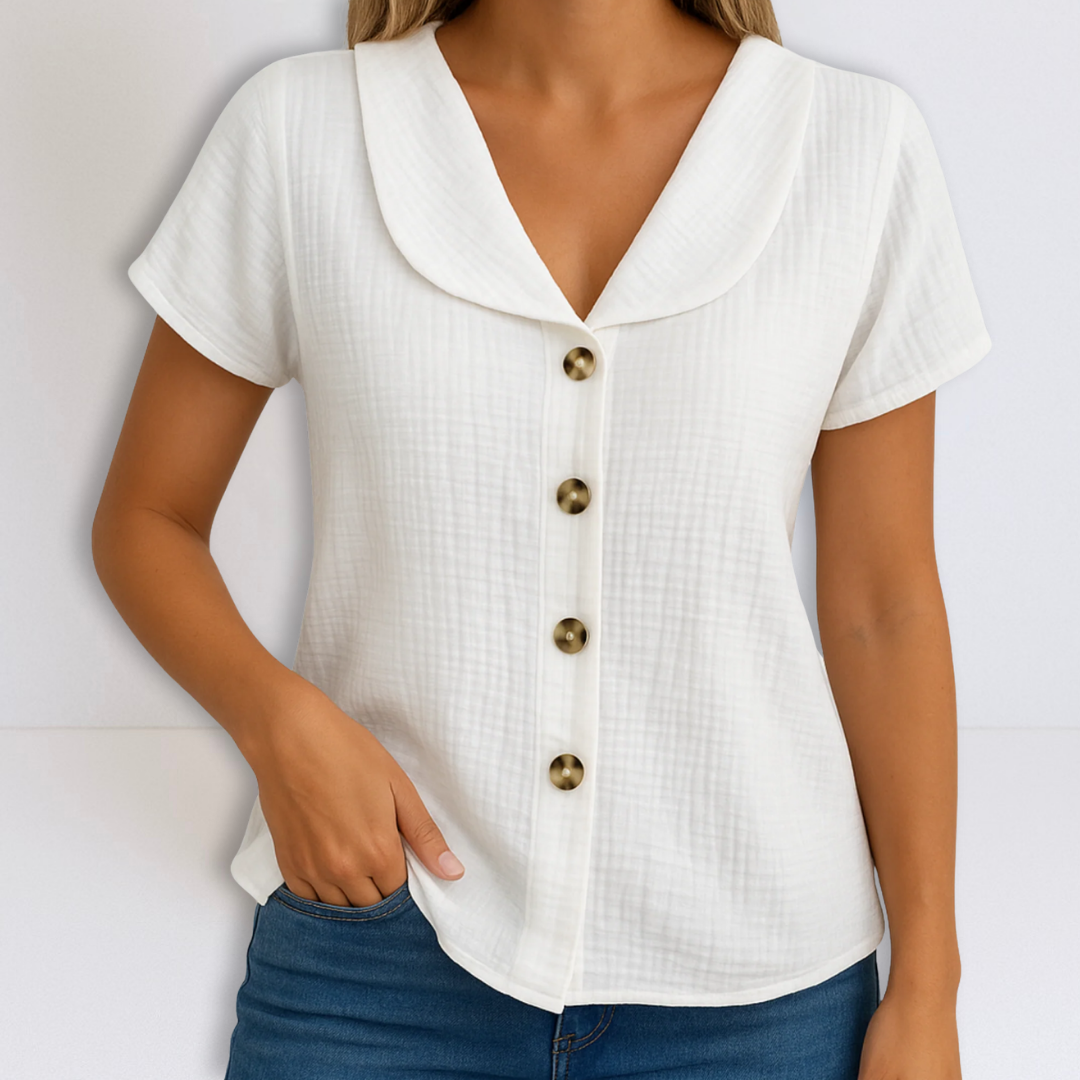 Maureen | Chic Buttoned Blouse