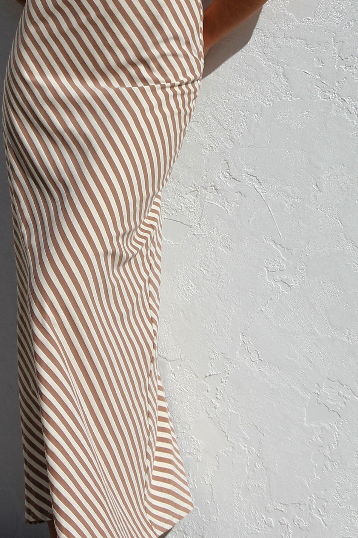 Rocia™ | Sommerkjole med striper og elegant preg