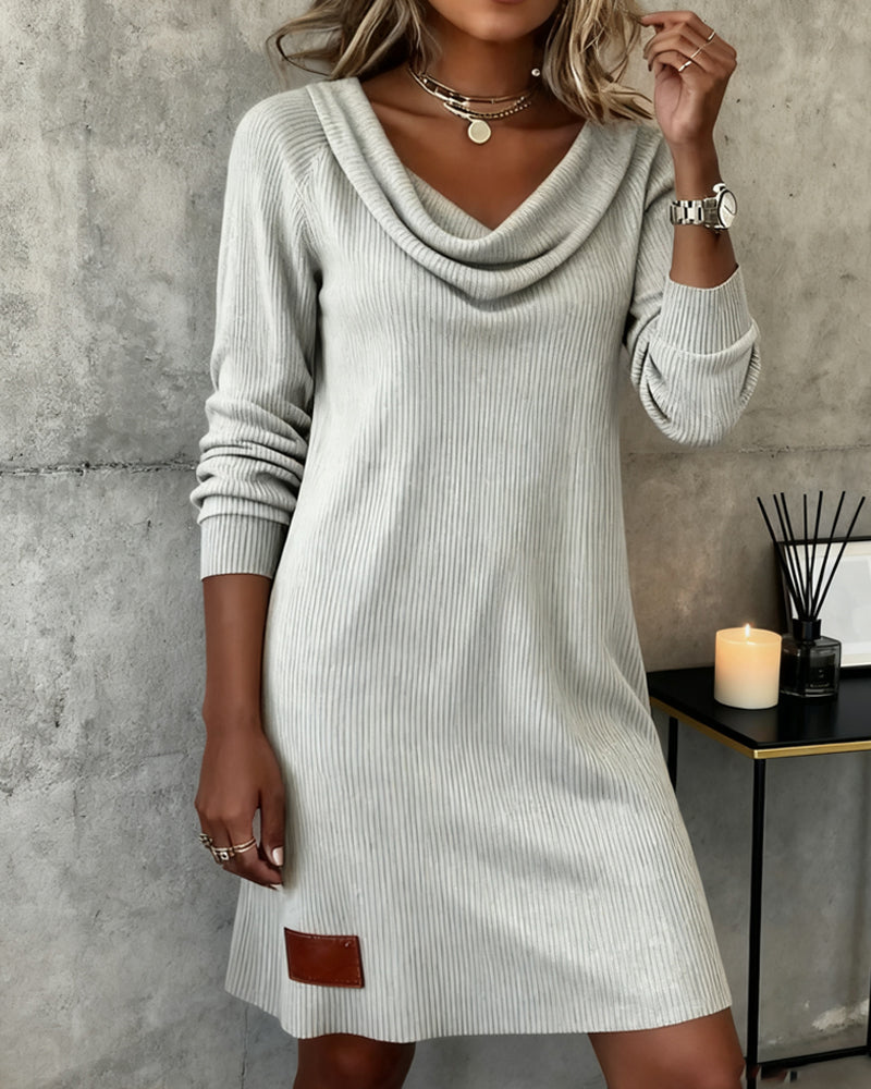Helisora - Straight Dress with Long Sleeves and High Neck
