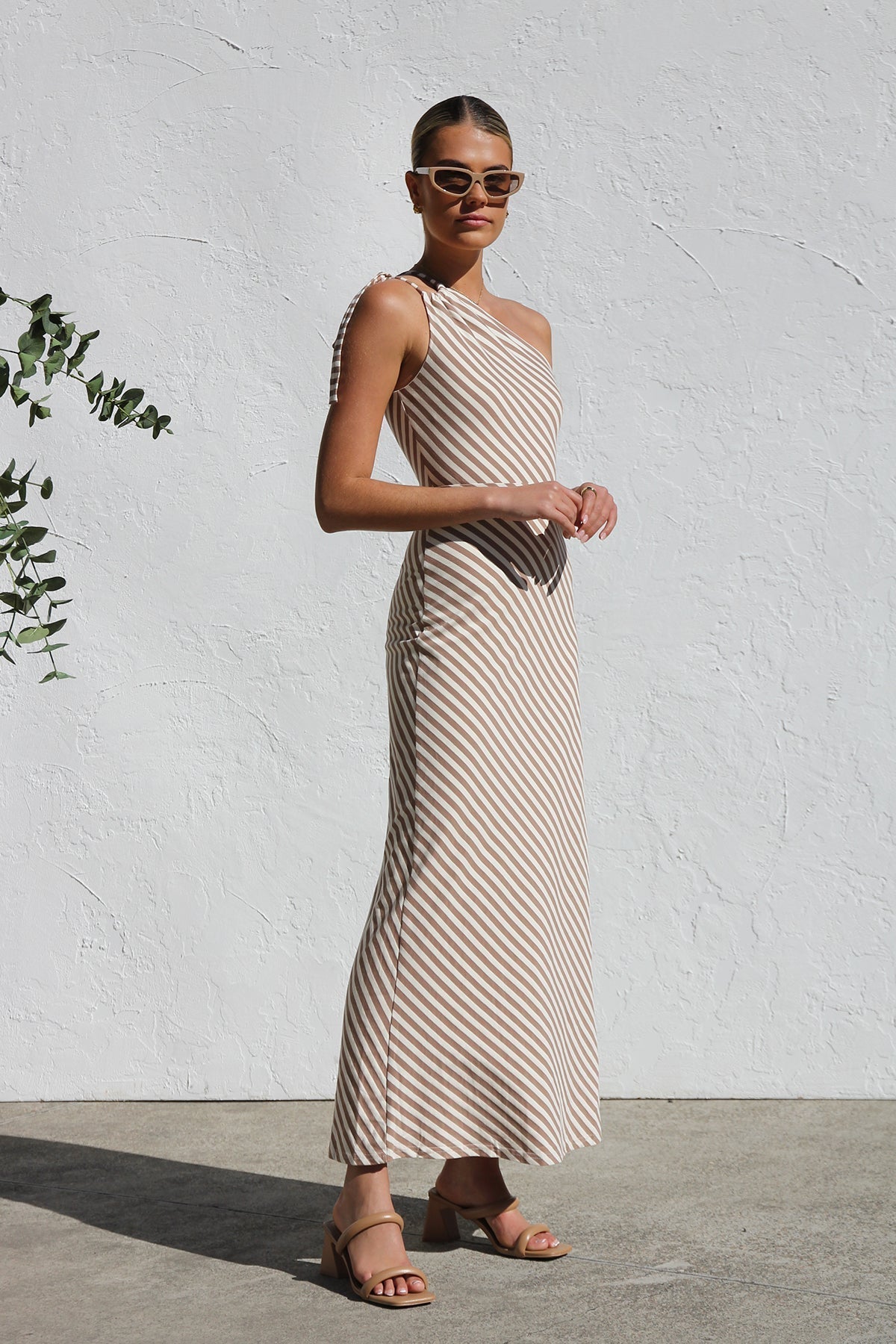 Rocia™ | Sommerkjole med striper og elegant preg