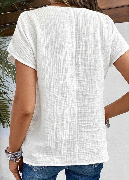 Maureen | Chic Buttoned Blouse