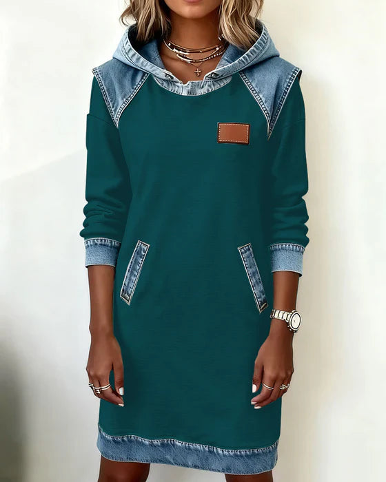 Chanty - Casual dress with contrasting hood