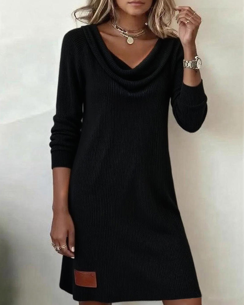 Helisora - Straight Dress with Long Sleeves and High Neck