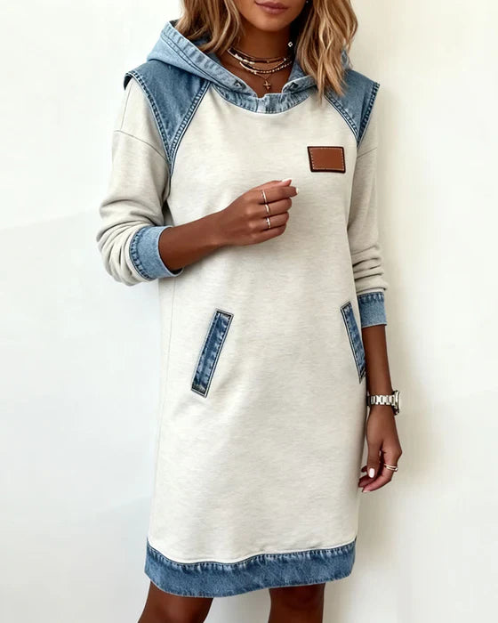 Chanty - Casual dress with contrasting hood