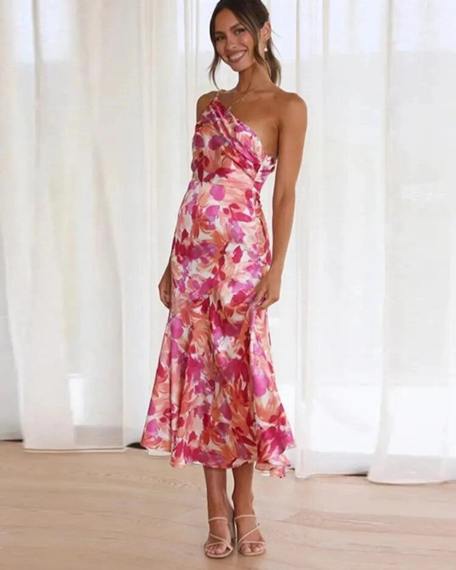 Viktoria™ | Asymmetrisk Maxikjole med blomsterdesign