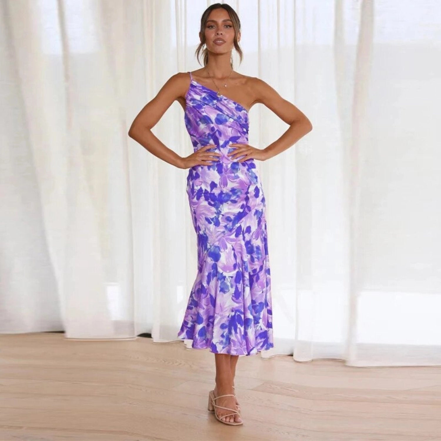 Viktoria™ | Asymmetrisk Maxikjole med blomsterdesign