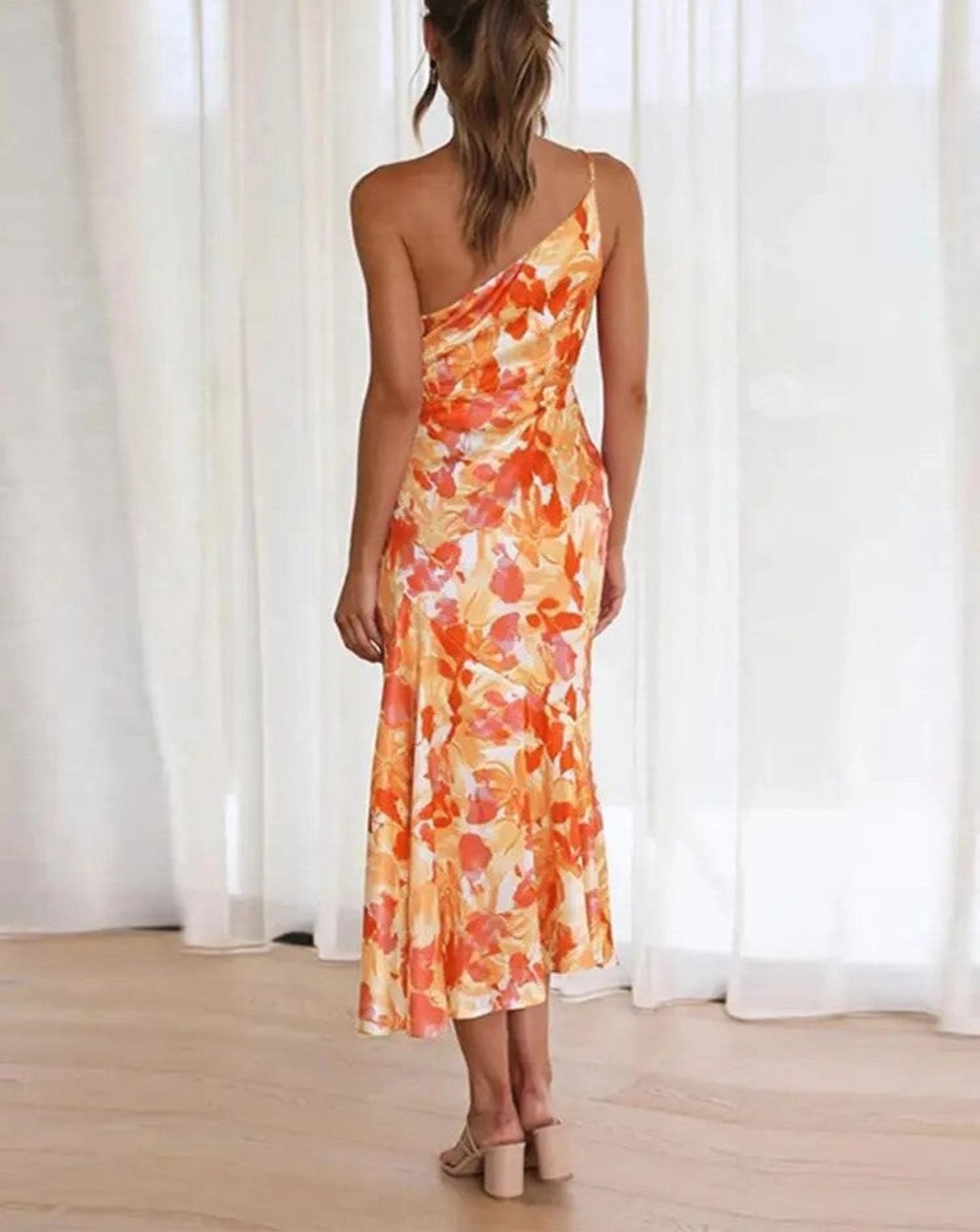 Viktoria™ | Asymmetrisk Maxikjole med blomsterdesign